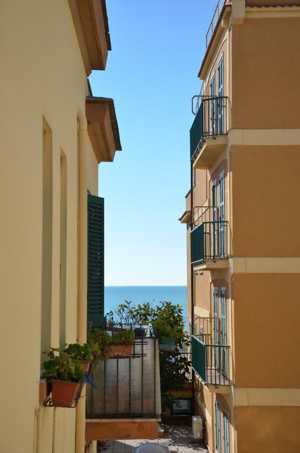 Holidayhouse Ostia - Maestrale Zewnętrze zdjęcie